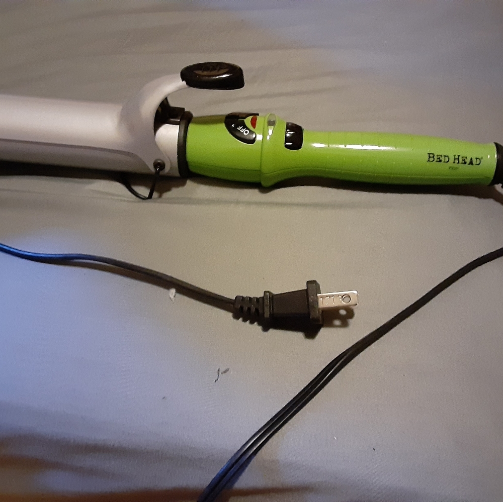 Large barrel curling iron